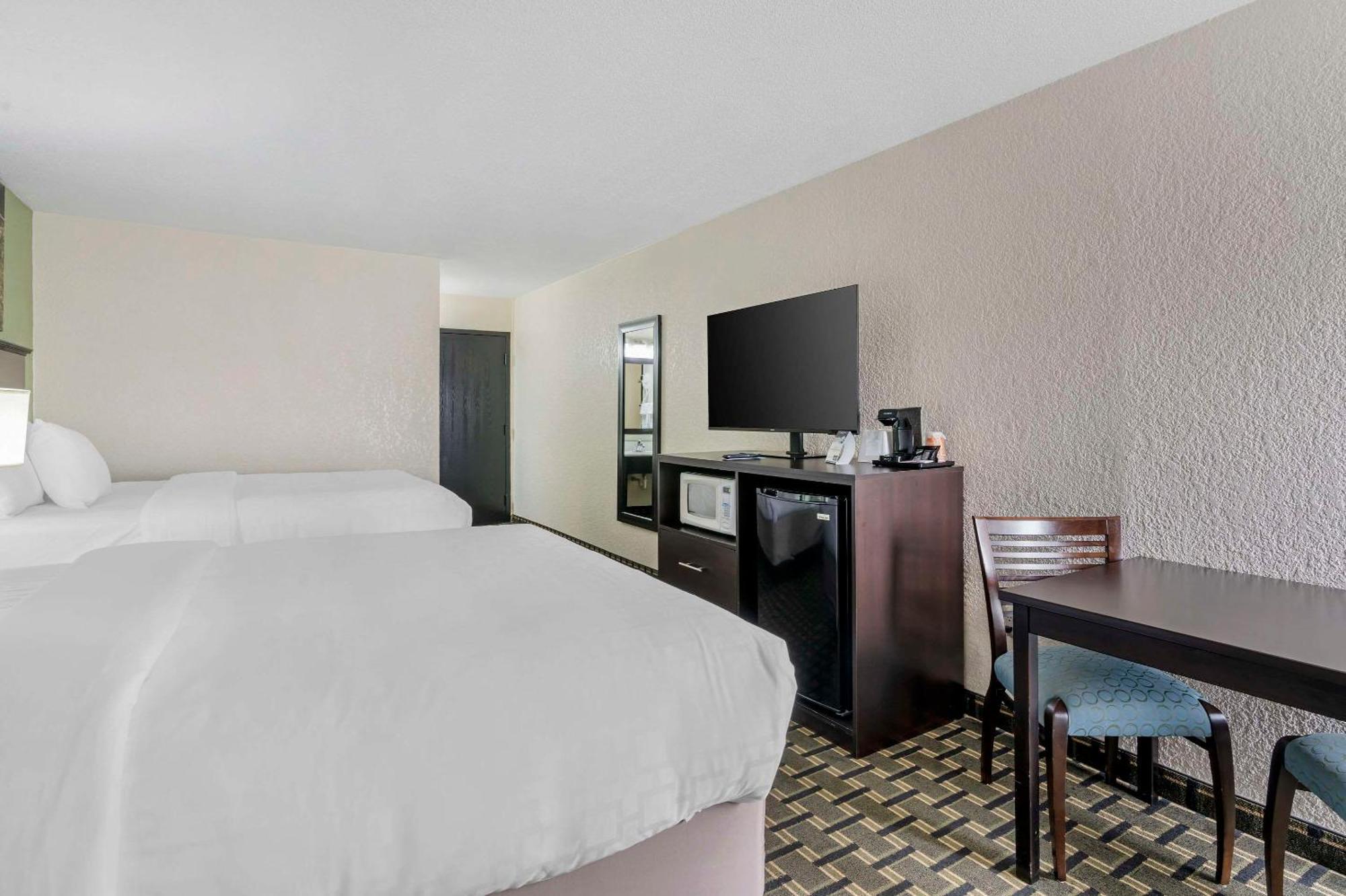 Hotel Clarion Pointe à Jasper Extérieur photo