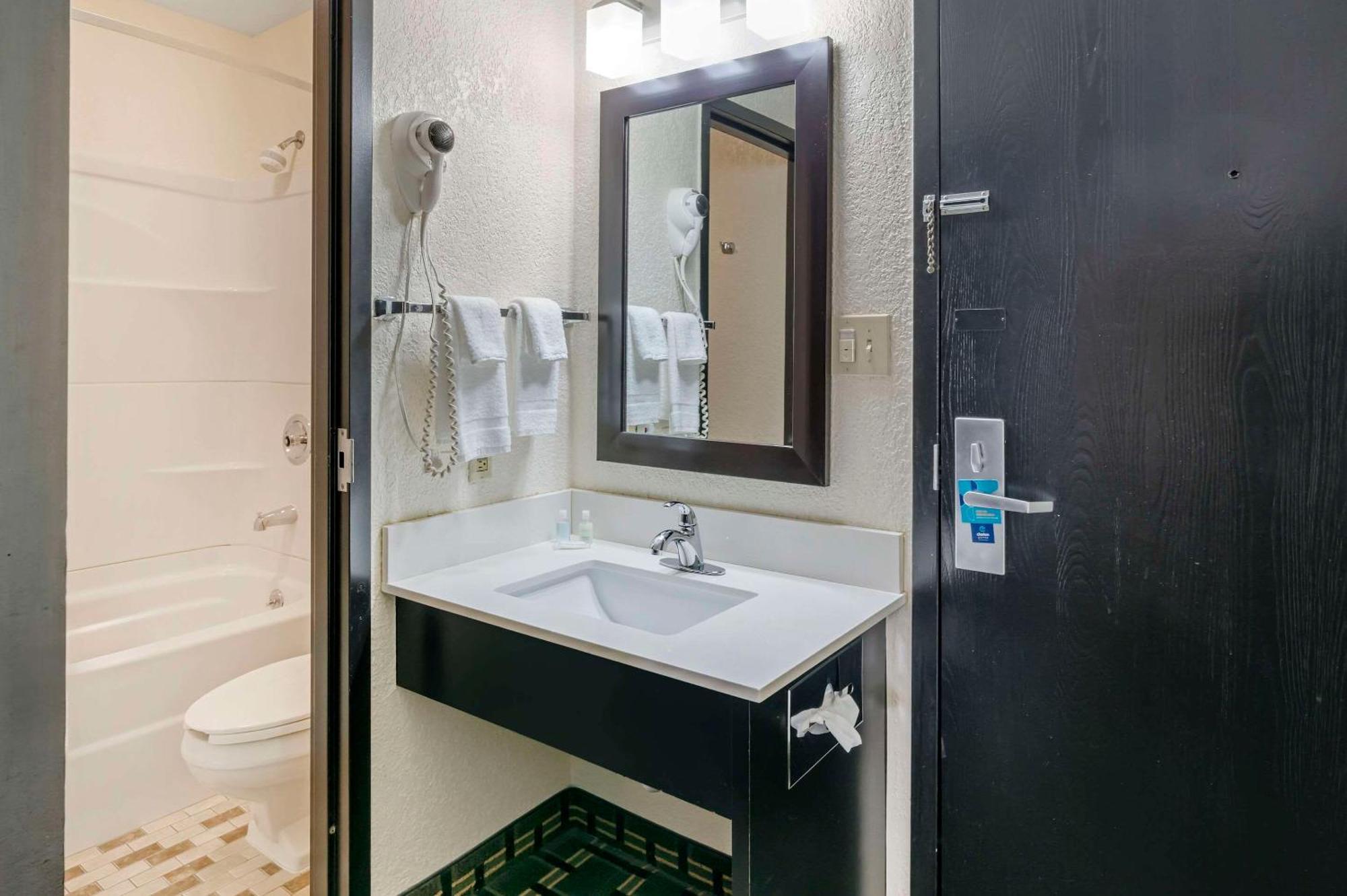 Hotel Clarion Pointe à Jasper Extérieur photo
