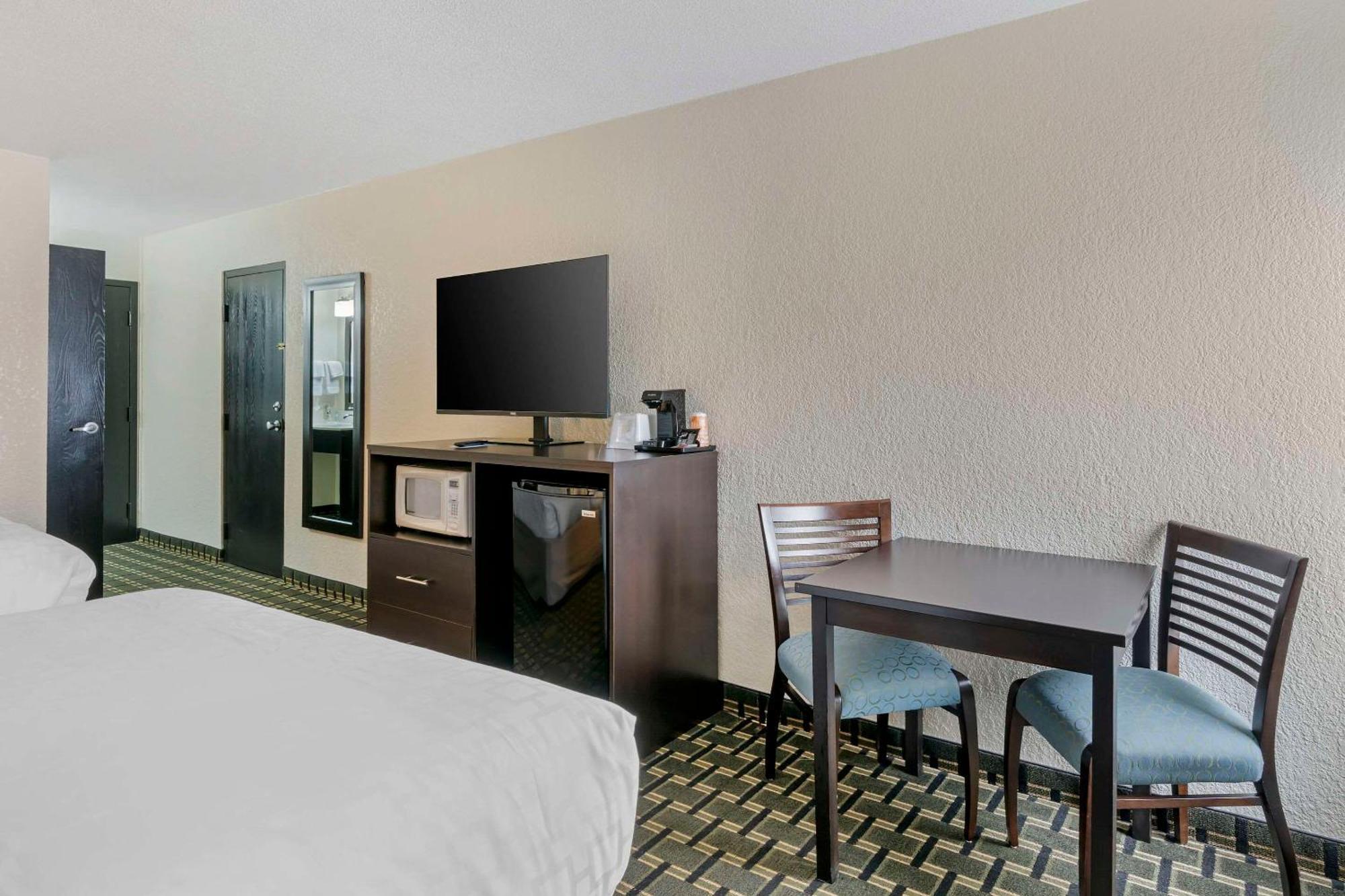 Hotel Clarion Pointe à Jasper Extérieur photo